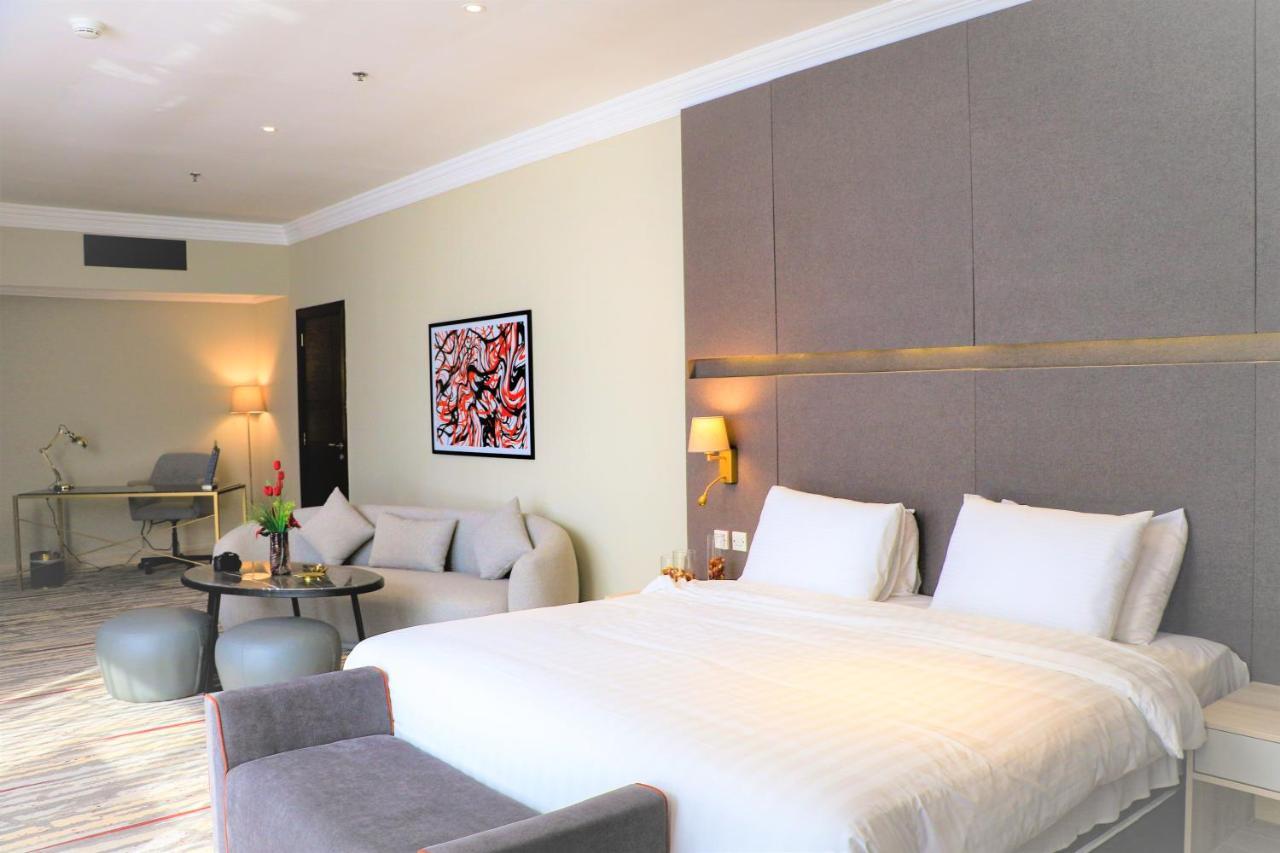 Ramada By Wyndham Doha Old Town Hotel Exterior foto