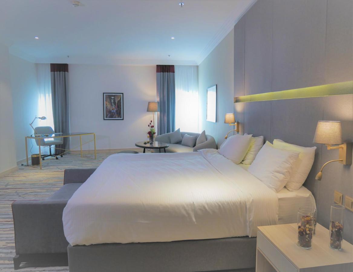 Ramada By Wyndham Doha Old Town Hotel Exterior foto